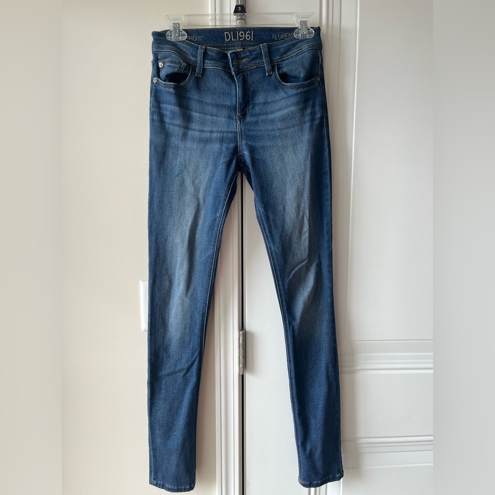 Like new DL1961 Florence jeans